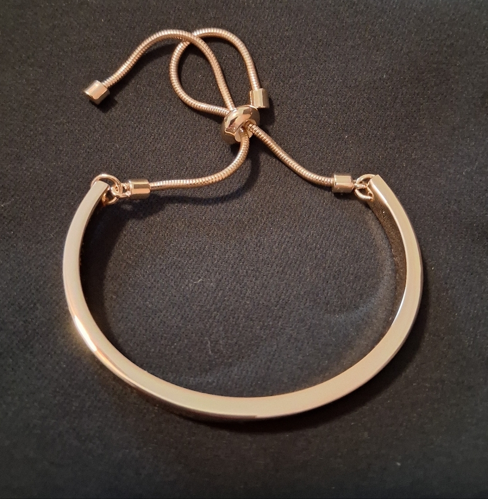 Elegant Gold-Tone Adjustable Bracelet